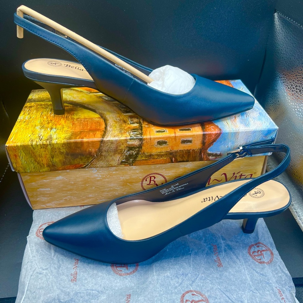 Bella Vita Women's 💯 Leather Dark Navy Slingback Kitten Heels size 9.5. NIB